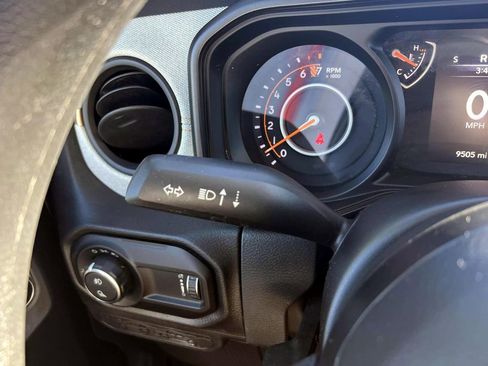 Certified 2024 Jeep Gladiator Sport image 26