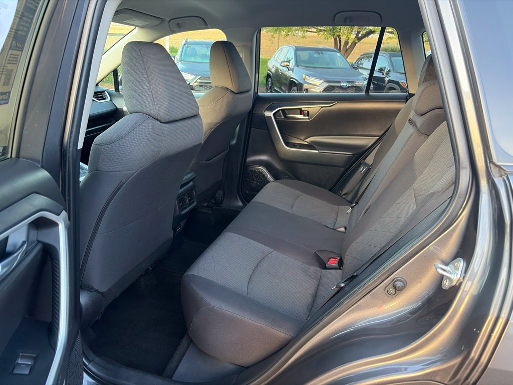 Used 2022 Toyota RAV4 XLE AWD/4WD image 21