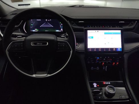 Used 2022 Jeep Grand Cherokee Limited 4xe w/ Luxury Tech Group II AWD/4WD image 22
