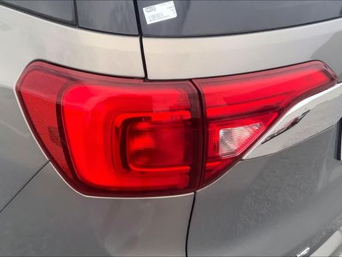 Used 2019 GMC Acadia Denali w/ Technology Package FWD image 28