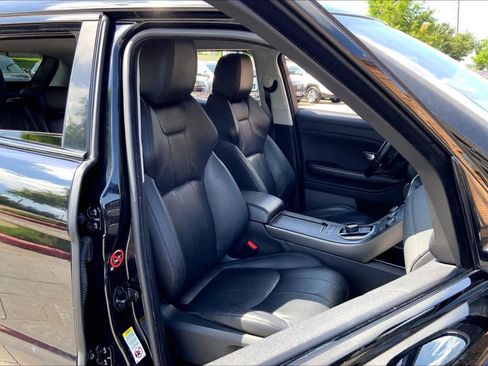 Used 2018 Land Rover Range Rover Evoque SE AWD/4WD image 9