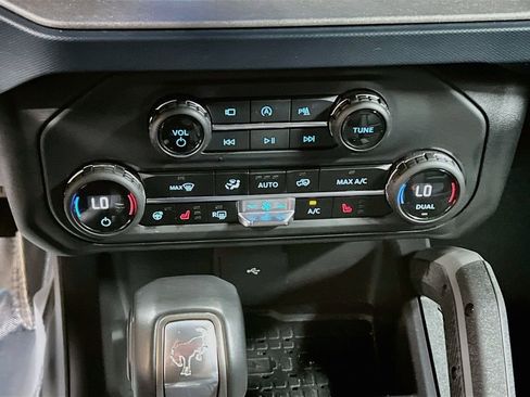 Used 2024 Ford Bronco Outer Banks AWD/4WD image 16