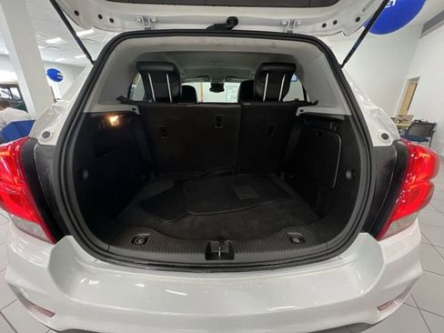 Used 2019 Chevrolet Trax LT w/ LT Convenience Package image 26