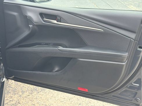 Used 2025 Toyota Camry SE w/ Convenience Package FWD image 13