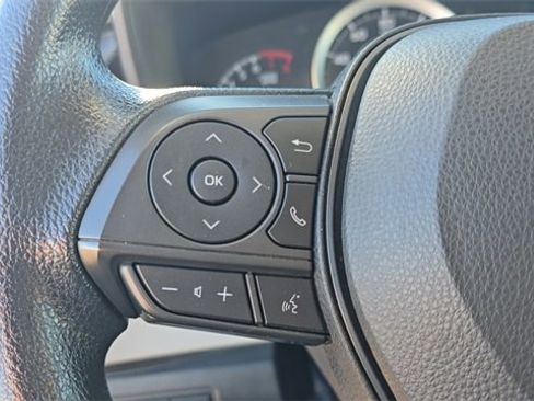 Used 2022 Toyota Corolla LE image 22