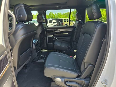 New 2026 Jeep Grand Wagoneer 4WD image 10
