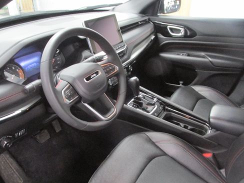 Used 2025 Jeep Compass Trailhawk AWD/4WD image 26