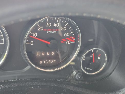 Used 2016 Jeep Wrangler Unlimited Rubicon AWD/4WD image 9