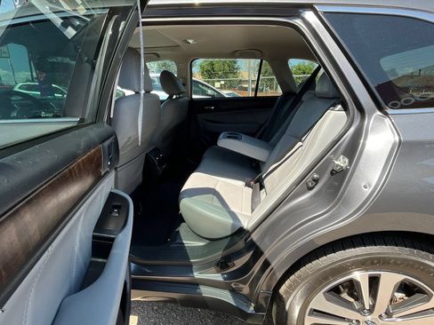 Used 2018 Subaru Outback 2.5i Limited AWD/4WD image 22