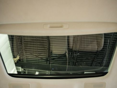 Used 2019 Lexus LS 500h 500h Base w/ Luxury Package image 32