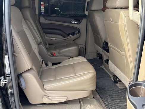 Certified 2019 Chevrolet Suburban LT w/ RST Edition image 23