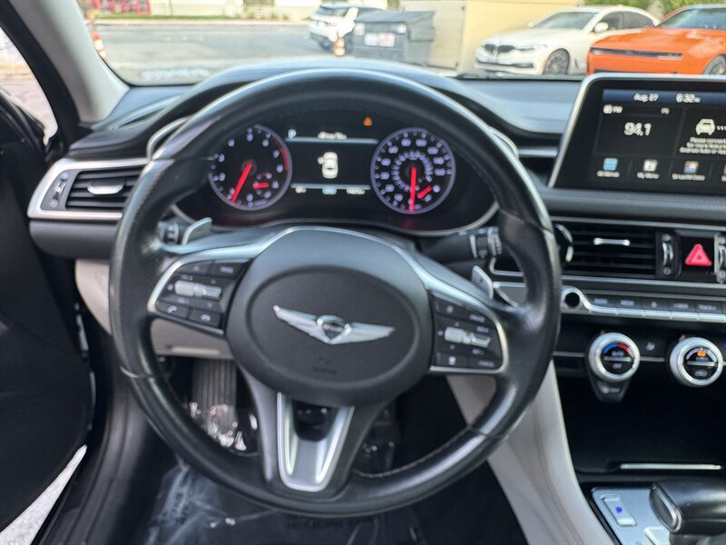 Used 2019 Genesis G70 2.0T Advanced RWD image 23