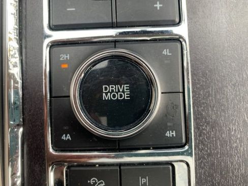 Used 2022 Ford Expedition Platinum image 22