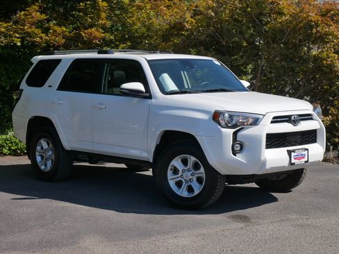 Used 2022 Toyota 4Runner SR5 Premium w/ Moonroof Package image 35