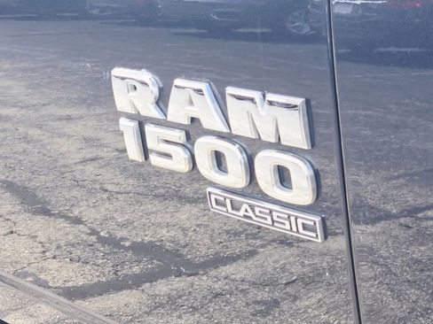 Used 2019 RAM 1500 Classic SLT AWD/4WD image 12