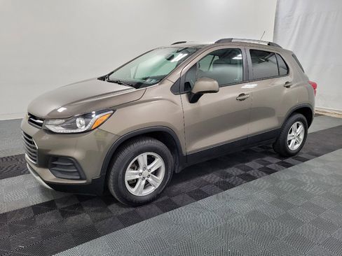 Used 2022 Chevrolet Trax LT w/ Driver Confidence Package AWD/4WD image 2