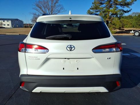 Used 2022 Toyota Corolla Cross LE image 4