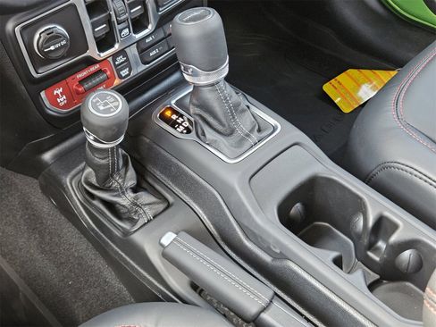 New 2025 Jeep Gladiator Rubicon image 21