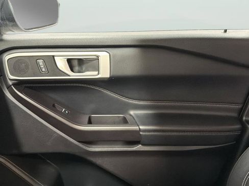 Used 2020 Ford Explorer XLT w/ Equipment Group 202A image 13