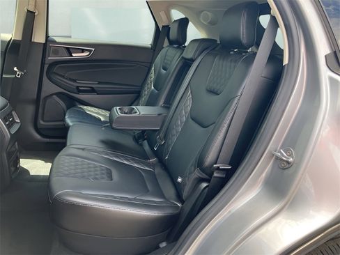 Used 2024 Ford Edge Titanium image 31
