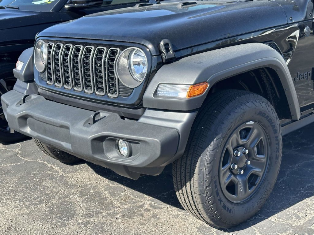 Used 2026 Jeep Wrangler Unlimited Sport AWD/4WD image 6