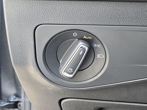 Certified 2023 Volkswagen Tiguan SE FWD image 28