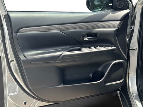 Used 2019 Mitsubishi Outlander SEL FWD image 18