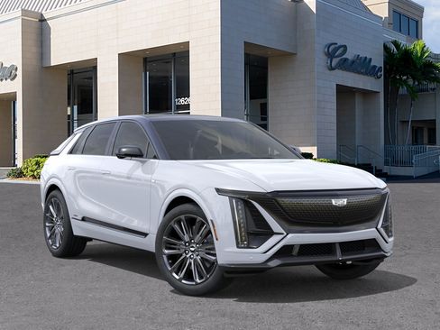 New 2026 Cadillac Lyriq V w/ Exterior Carbon Fiber Package AWD/4WD image 7