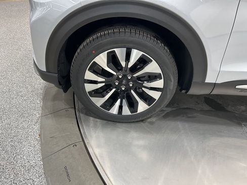 New 2026 Ford Explorer Platinum AWD/4WD image 40