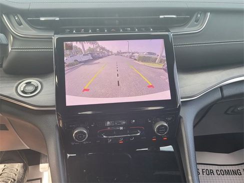 Used 2021 Jeep Grand Cherokee L Overland w/ Luxury Tech Group IV image 10