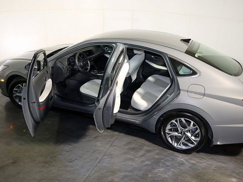 Used 2023 Hyundai Sonata SEL image 5