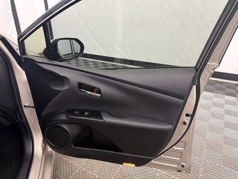 Used 2018 Toyota Prius Prime Advanced image 15