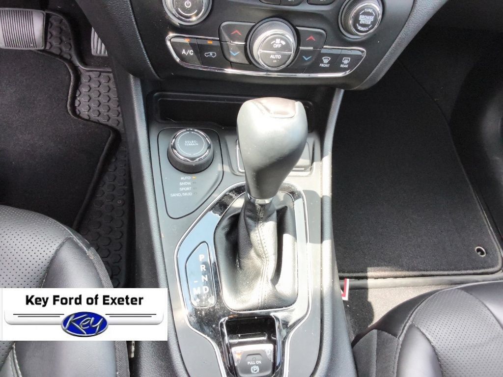 Used 2022 Jeep Cherokee Limited AWD/4WD image 29