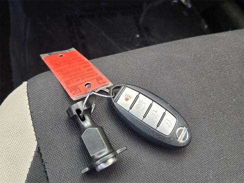 Used 2022 Nissan Versa SV image 18