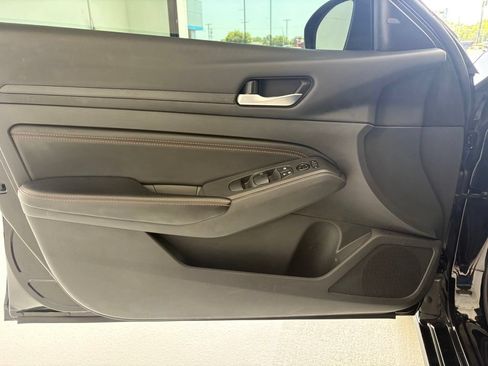 Used 2022 Nissan Altima 2.5 SR w/ Midnight Edition Package FWD image 26