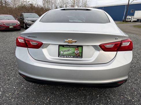 Used 2017 Chevrolet Malibu LT FWD image 4