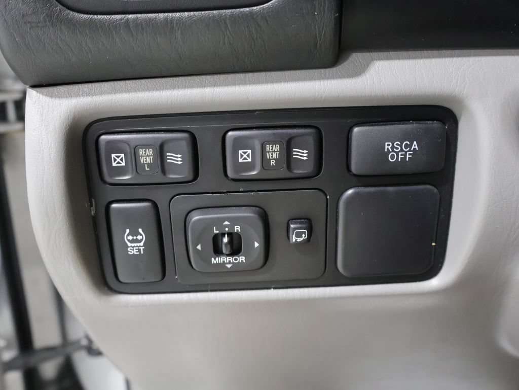 Used 2007 Lexus LX 470 4WD w/ Preferred Accessory Pkg image 31