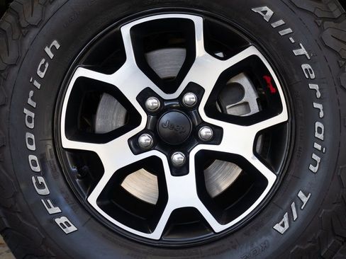 Used 2022 Jeep Wrangler Unlimited Rubicon w/ LED Lighting Group image 10