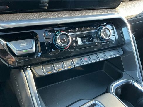 Used 2023 GMC Sierra 1500 Denali image 4