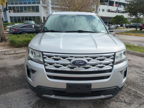 Used 2019 Ford Explorer XLT w/ Equipment Group 202A image 3