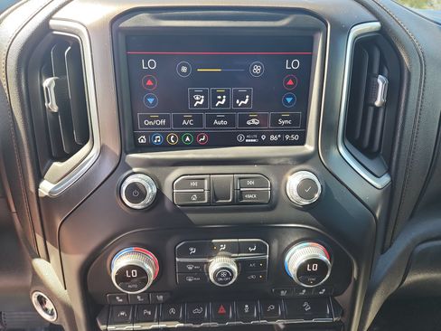Used 2021 GMC Sierra 1500 AT4 w/ AT4 Premium Package AWD/4WD image 16