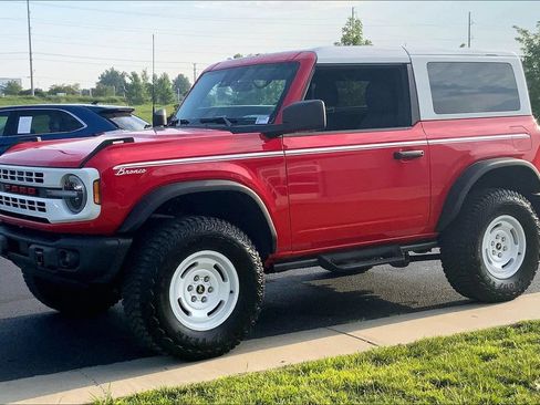 Used 2024 Ford Bronco Heritage Edition AWD/4WD image 5