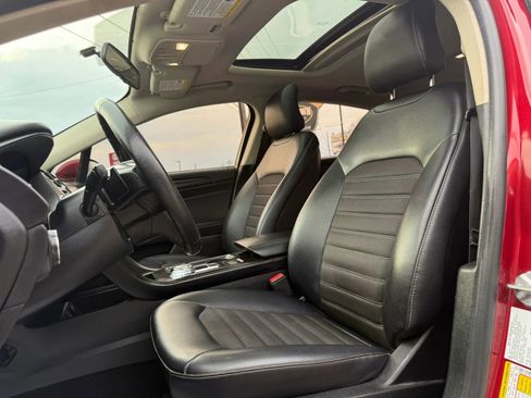 Used 2018 Ford Fusion SE w/ Equipment Group 201A image 9