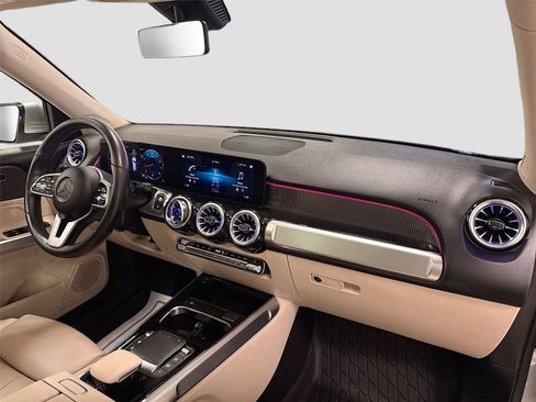 Used 2022 Mercedes-Benz GLB 250 image 29