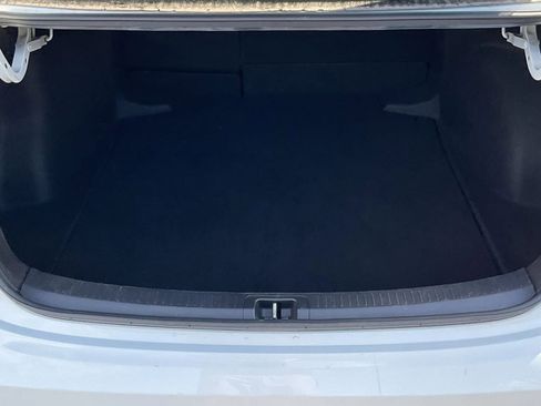 Used 2024 Toyota Corolla LE image 39