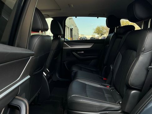 Used 2025 MAZDA CX-70 3.3 Turbo w/ Preferred Package image 12