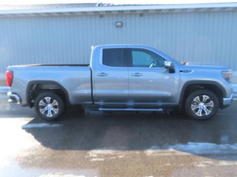 Used 2023 GMC Sierra 1500 SLE image 2