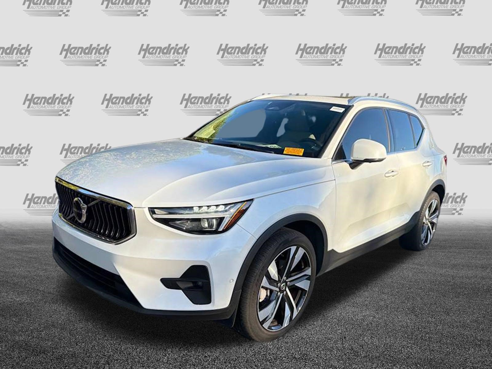 Used 2024 Volvo XC40 B5 Plus w/ Protection Package Premier AWD/4WD image 8