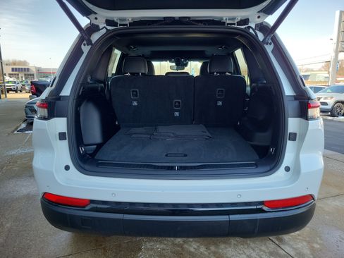 Used 2024 Jeep Grand Cherokee Altitude image 21