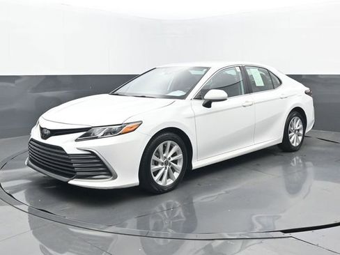 Used 2023 Toyota Camry LE image 24
